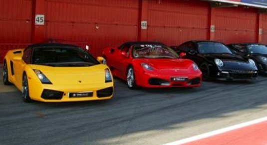 guidare una ferrari
