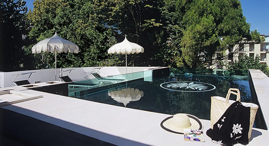 piscina-hotel-benessere-marche