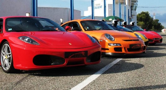 regalare guida ferrari