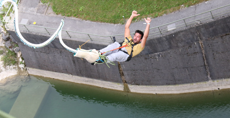 Esperienza di bungee jumping al Staudamm Klaus