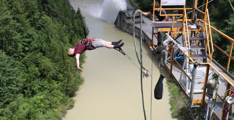 Salto bungee singolo alla diga di Staudamm  in Austria