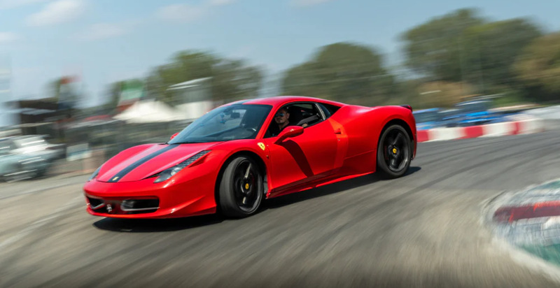 Buono regalo junior experience Ferrari per bambini a Varano