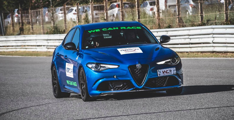 Buono regalo per pilotare l'Alfa Romeo Giulia Quadrifoglio all'Autodromo Franco di Suni