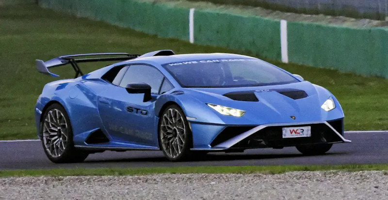 Buono regalo per un'esperienza di guida su Lamborghini Huracán STO ad Airola