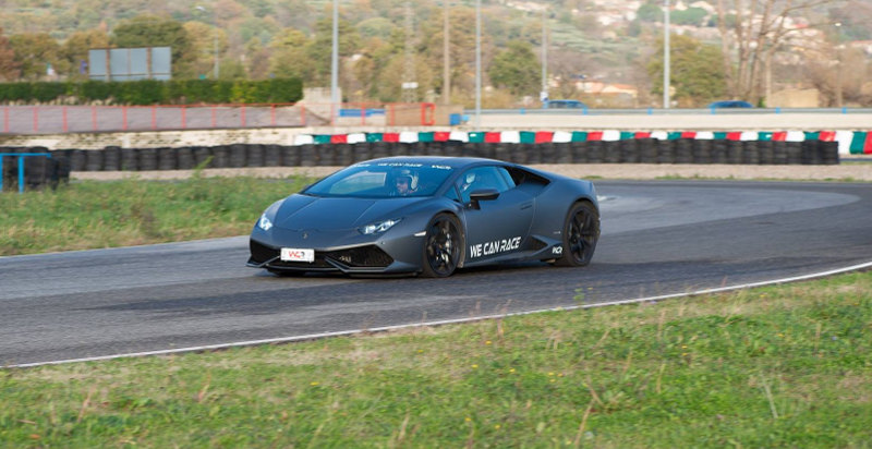 Guidare una Lamborghini in pista circuito di Pergusa