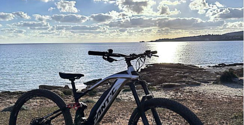 scursione in e-MTB da Alghero tra spiagge e natura selvaggia