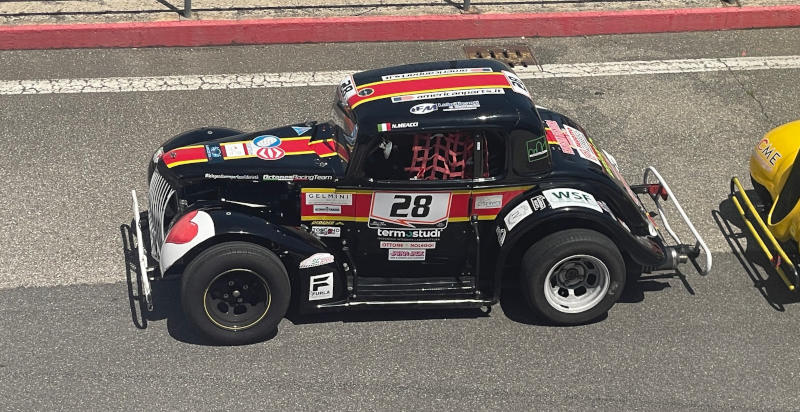 Esperienza di guida Legend Car a partire da 16 anni ad Aprilia