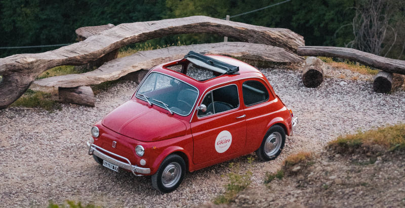 Guida su strade panoramiche del Prosecco in Fiat 500 vintage