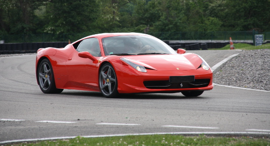 Guidare una Ferrari su pista a Adria, guidare Ferrari sul autodromo Adria International Raceway ...