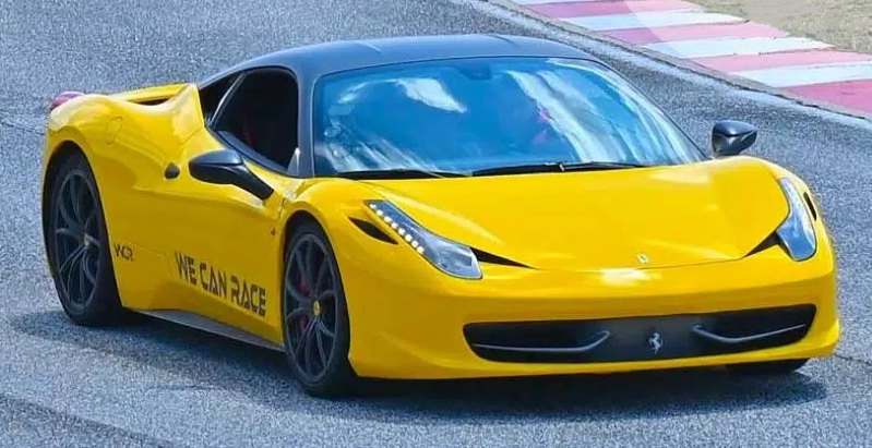 Guida Ferrari 458 Italia sul Circuito del Volturno, Benevento