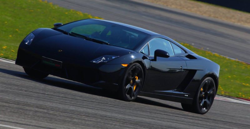 Guidare una Lamborghini in pista Busca