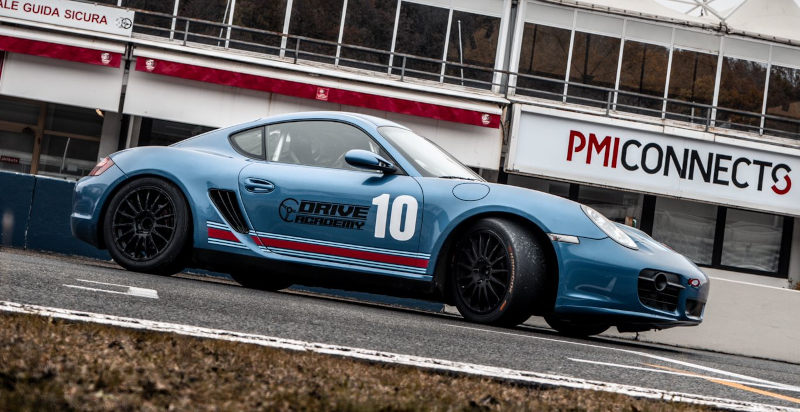 guidare una porsche in pista circuito di latina