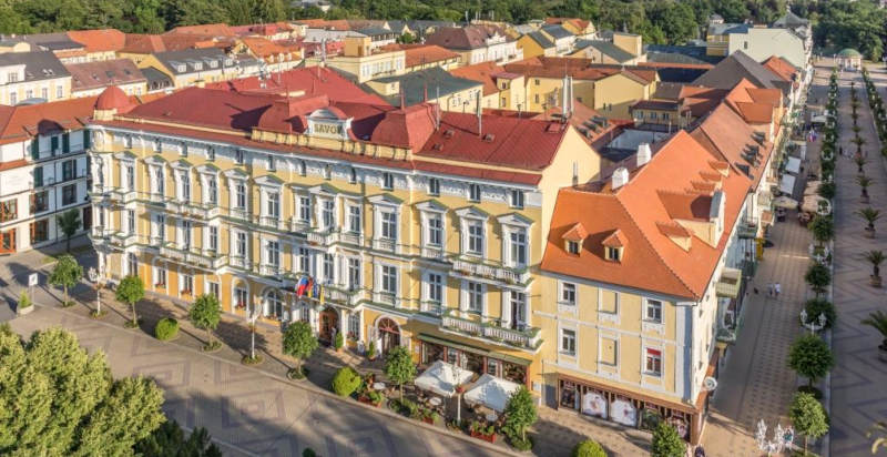 Vista esterna dell'Hotel Savoy a Frantiskovy Lazne