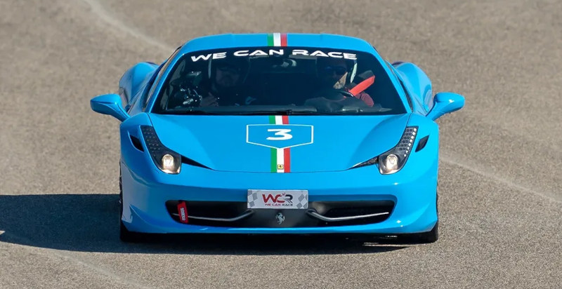 Esperienza in Ferrari per bambini all'Autodromo di Pergusa
