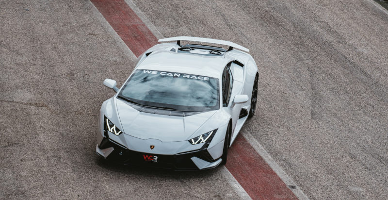 Guidare una Lamborghini Huracán Tecnica in pista nel Salento