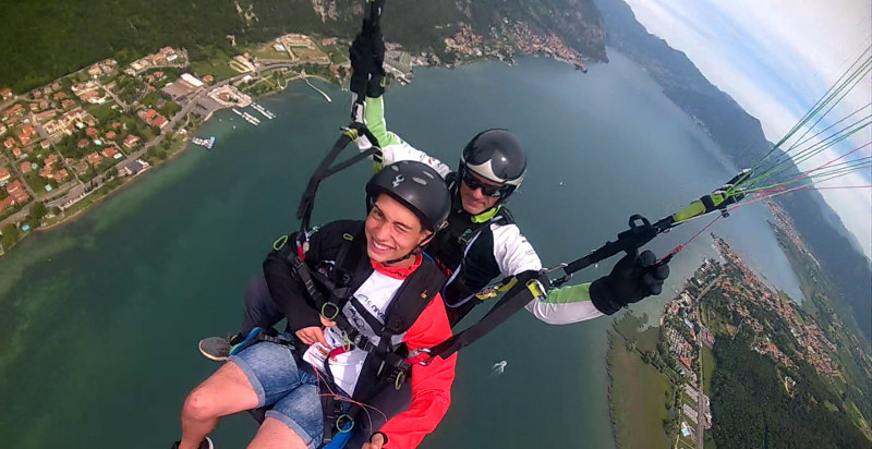 Parapendio lago d'Iseo