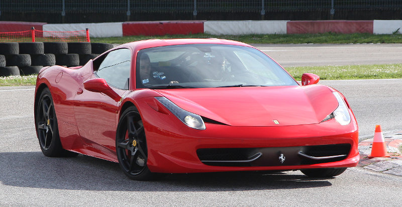 Passeggero a bordo della Ferrari 458 Italia sul circuito di Precenicco
