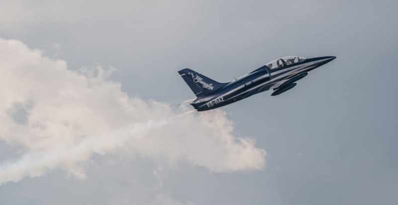 Pilotare un aereo da combattimento L-39 Albatros ad Aosta
