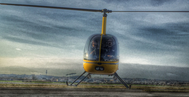 elicottero esterno - pilotare elicottero roma
