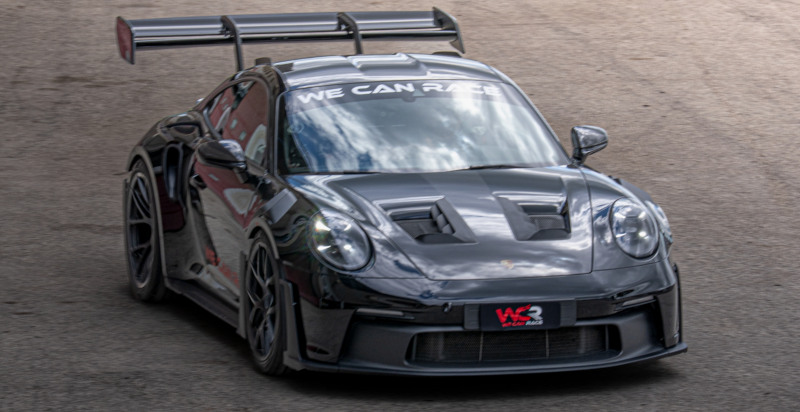 Circuito di Muro Leccese con Porsche in pista