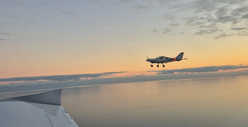 Esperienza di volo in aeroplano con prova di pilotaggio in Liguria