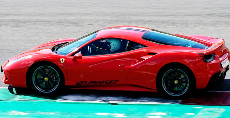 Regalare un giro su Ferrari 488 GTB per un'occasione speciale al Mugello