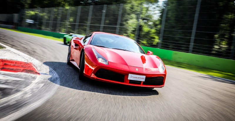 Guidare Ferrari F488 in pista