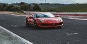 Ferrari 296 GTB sulla pista di Magione
