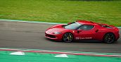 Esperienza guida Ferrari 296 GTB Campania con istruttore
