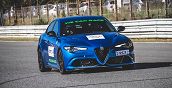 Alfa Giulia impegnata tra le curve del tracciato di Magione in Umbria