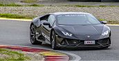Lamborghini Huracán EVO affronta una curva sulla pista salentina