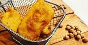 Panissa fritta durante uno street food tour a Lecce