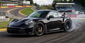 Porsche 992 GT3 RS gira sul circuito di Bari