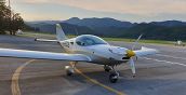 Volo in aeroplano con prova di pilotaggio a Villanova d'Albenga