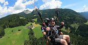 Parapendio in tandem con decollo dal Hirzer: avventura e libertà nel cielo