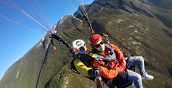 Avventura in parapendio sulle Alpi vicino Torino