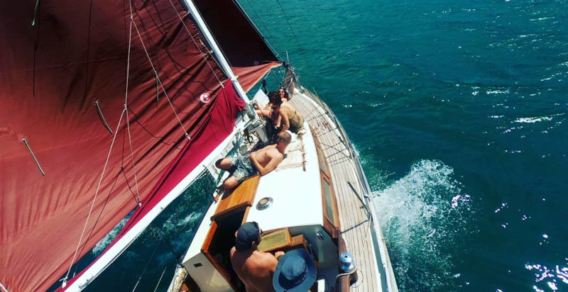 Escursione in barca a vela in esclusiva - Lago d
