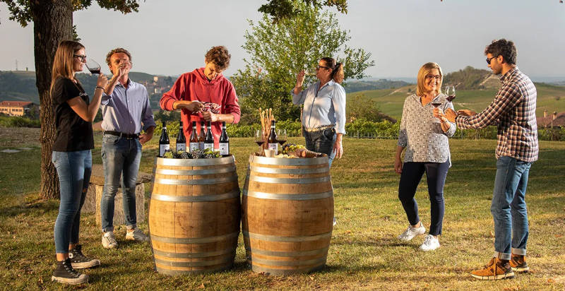 Visita guidata alla cantina di un'azienda agricola a Castagnito nel Roero