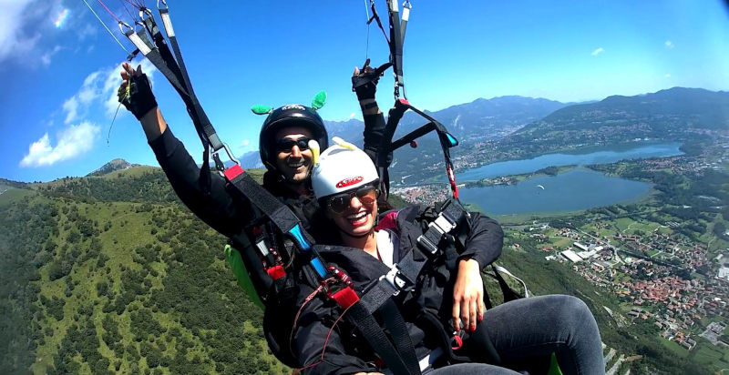 regalo parapendio lago como