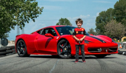 regali bambini famiglia copilota ferrari pista