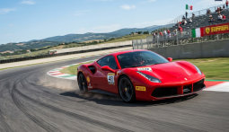 guidare una ferrari 488 GTB in pista