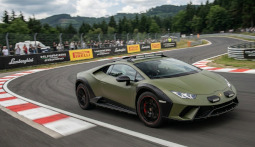 Guidare una Lamborghini Huracan sterrato  in pista
