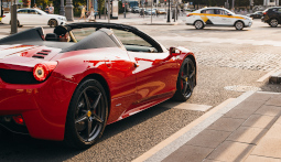 Guidare una Ferrari